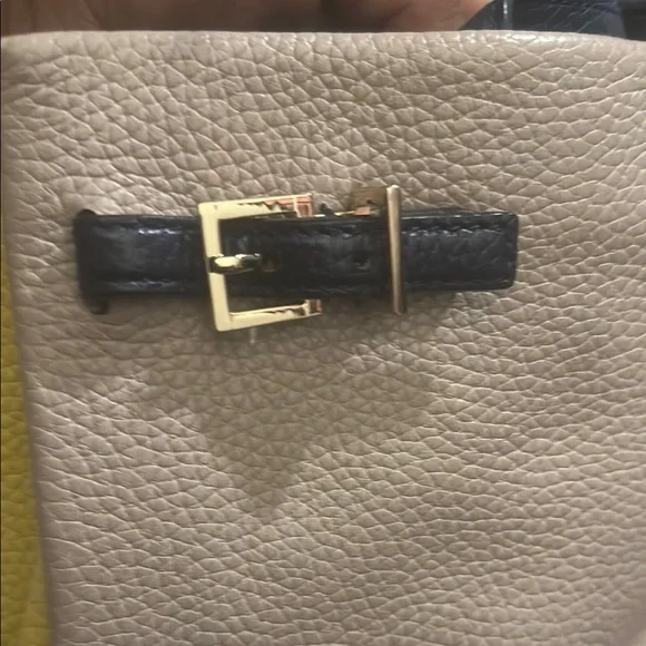 Kate Spade Yellow and tan Crossbody Bag with Structured Design - Picture 14 of 16